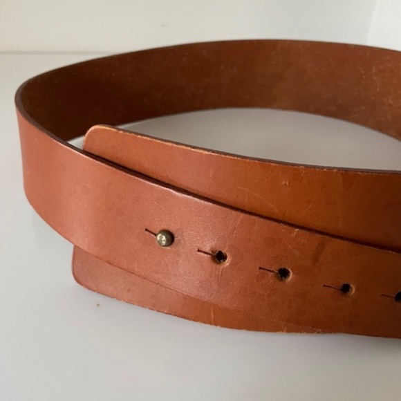 Banana Republic British Tan Collar Stud Belt